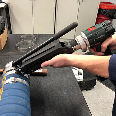 UL4000-D by Band-It | ULTRA-LOK® Cordless Tool | Installs Ultra-Lok® Band & Preformed Clamps